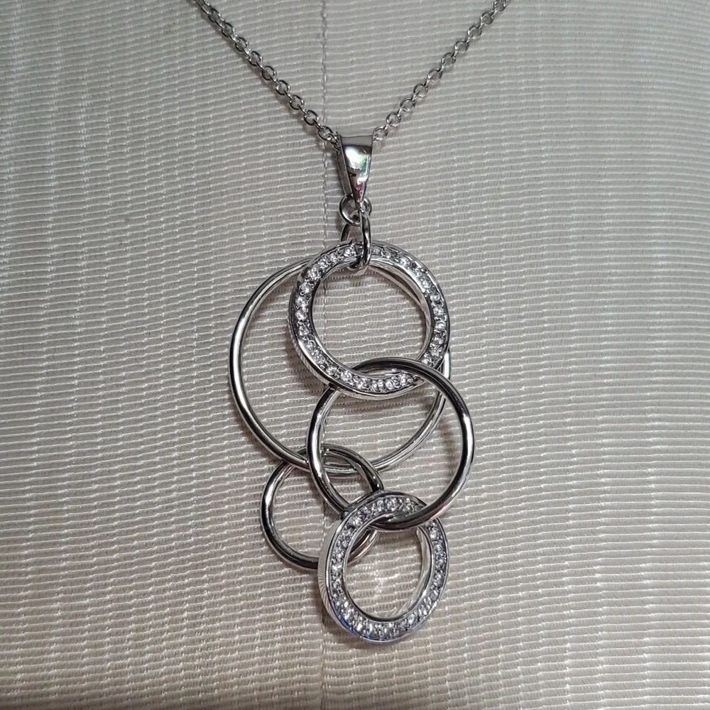 Infinity Rings Necklace - Adjustable Chain - Picture 3 of 9